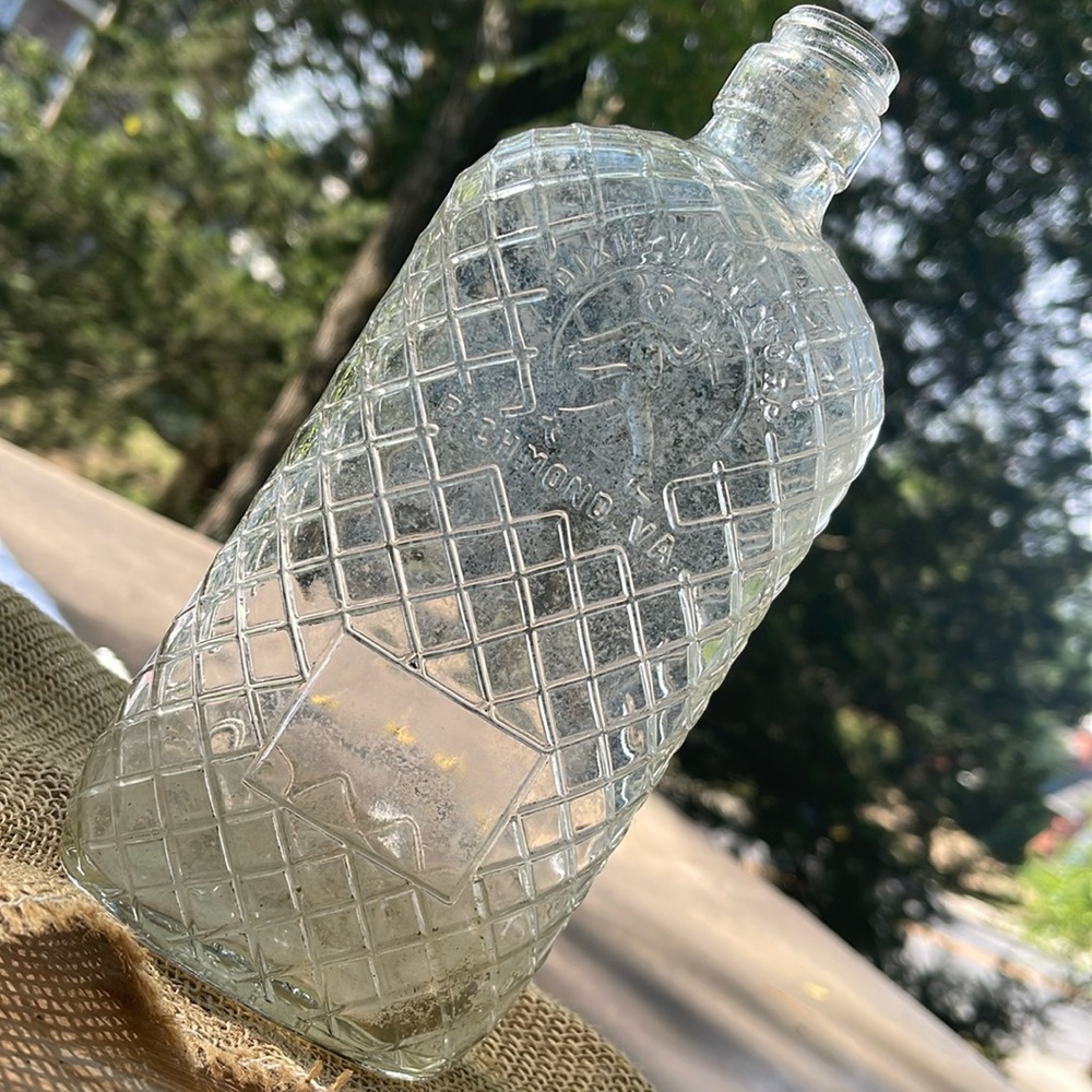 One Pint Dixie Wine Corp — Richmond VA Wine Bottle Vintage//Antique. Great cond
